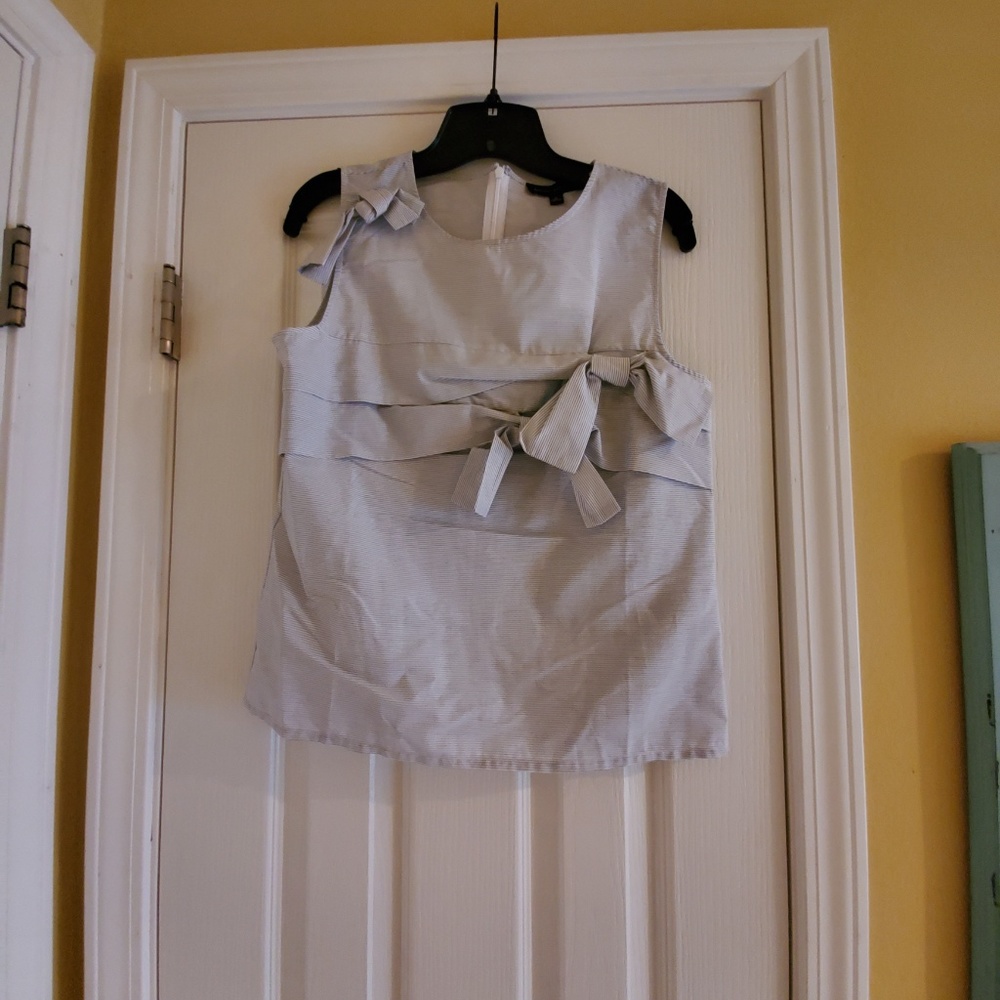 NWT Sleeveless Top with bows- Banana Republic